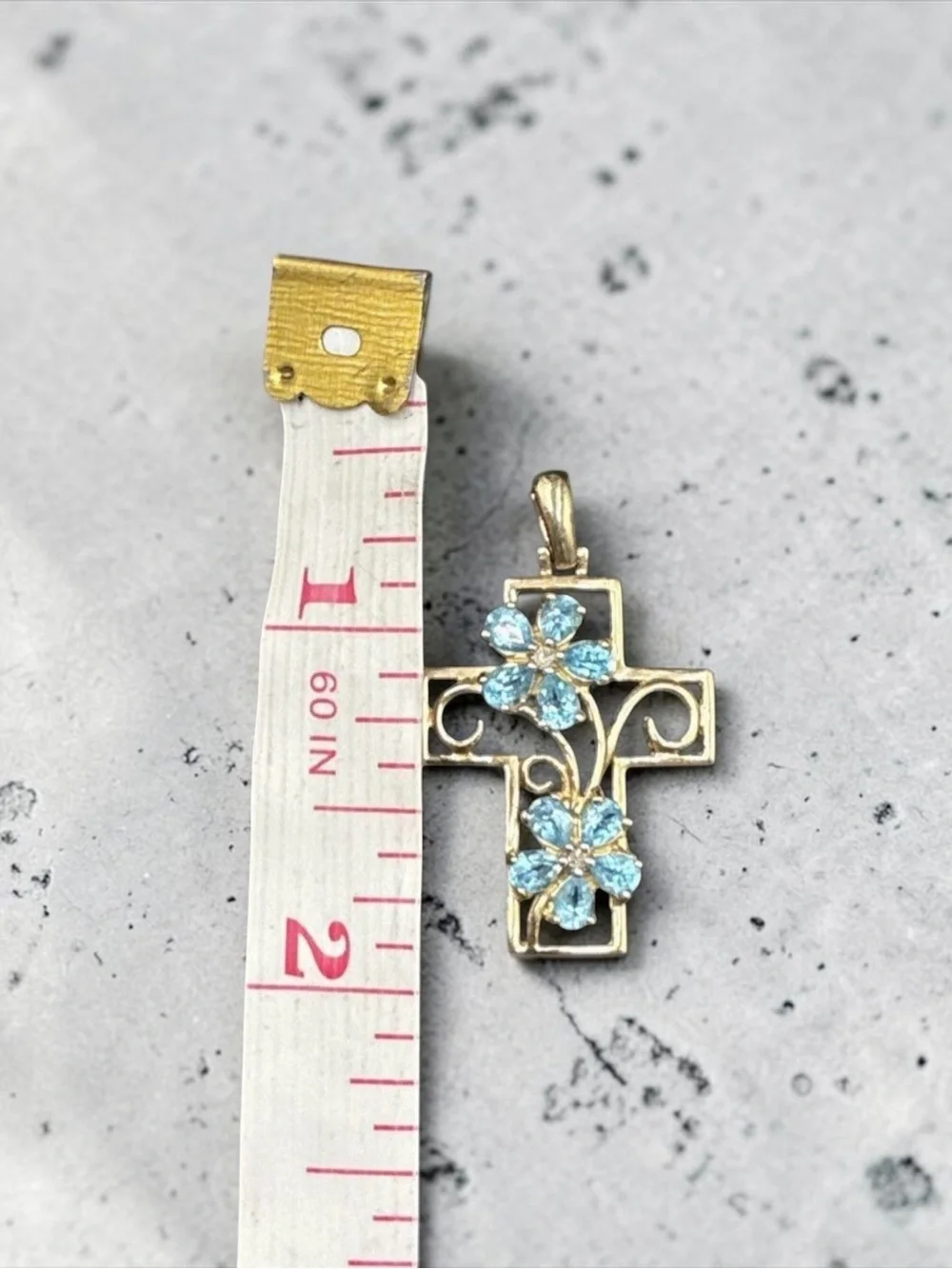 10K Yellow Gold Blue Topaz Floral Cross Pendant 2.45g